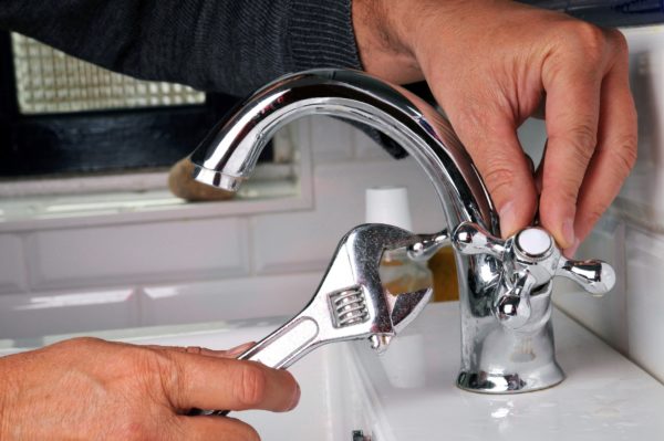 Tips for Avoiding a Leaking Faucet
